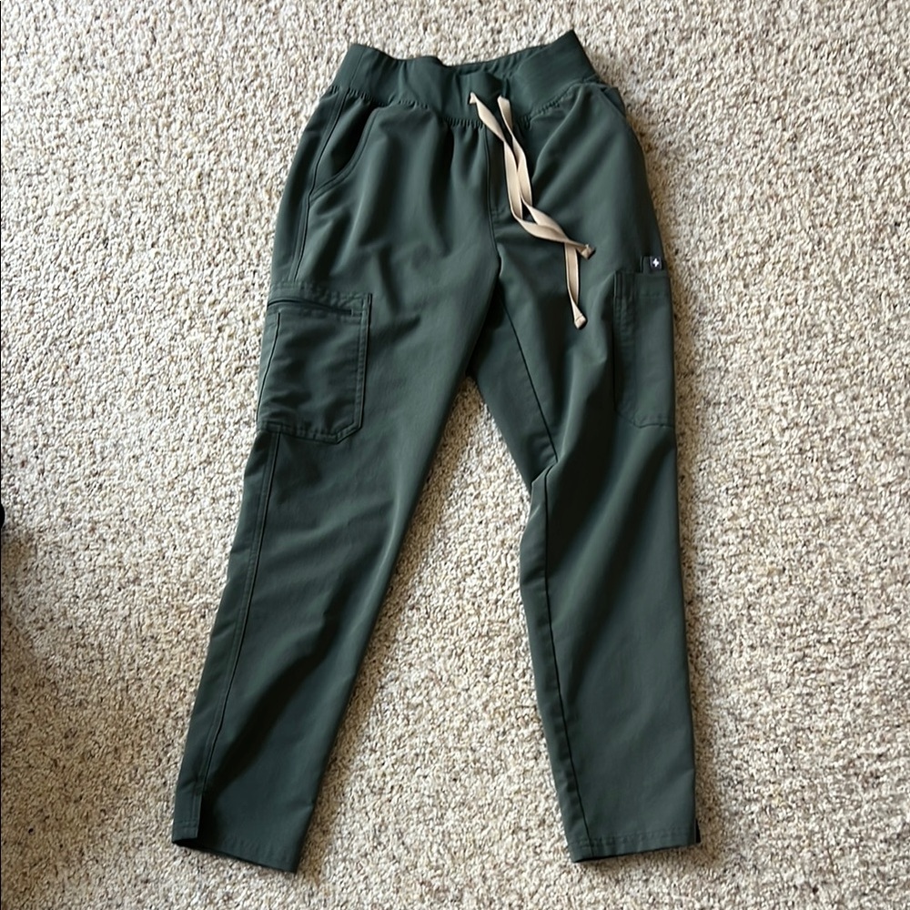 Figs moss Women's Pants